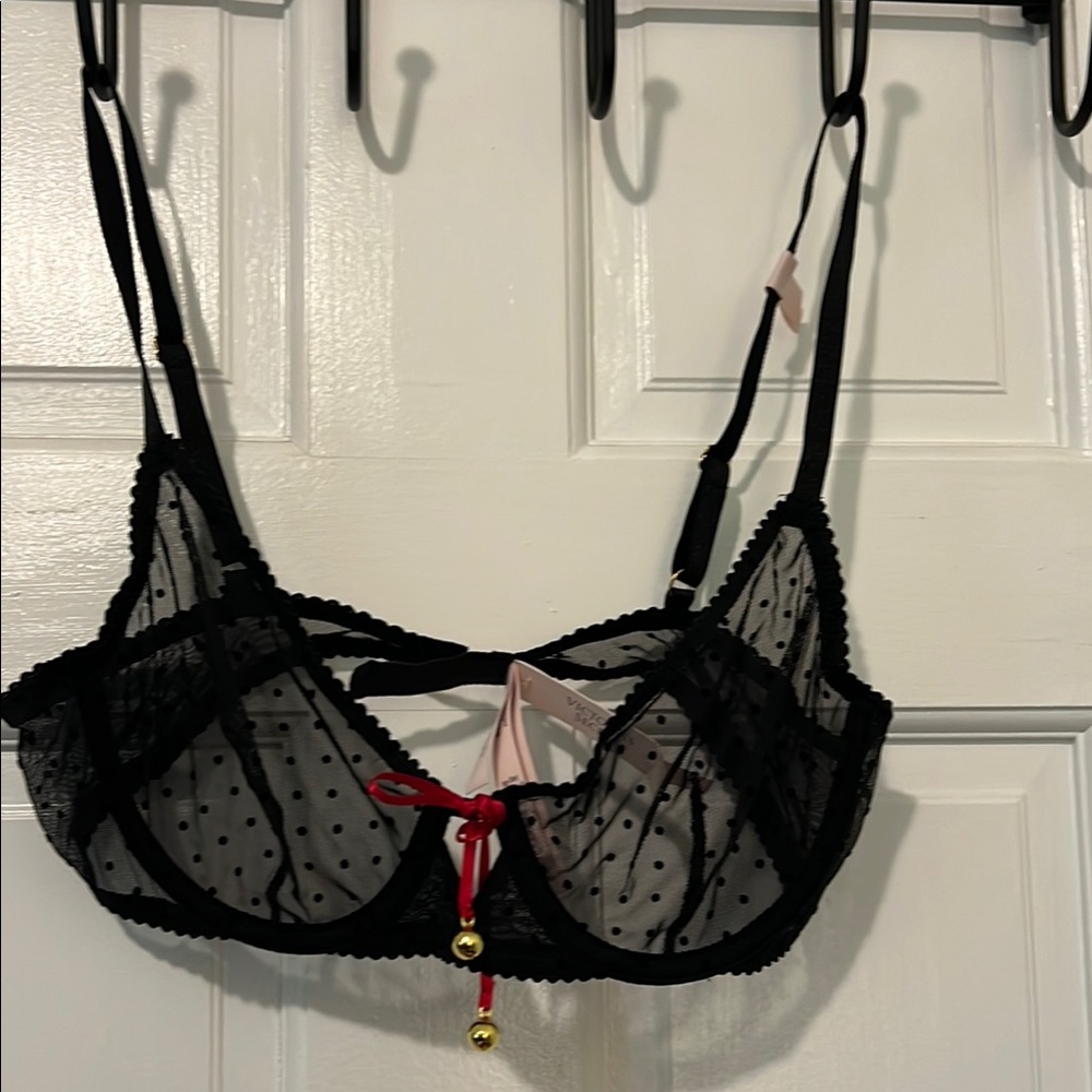 Victoria's Secret Black and Red Lace Underwire Bra